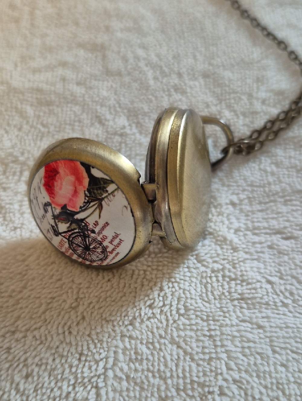Vintage Style Locket Necklace with Watch Clock Floral Bicycle Design Pendant - Picture 4 of 6